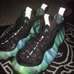 Northern light foam posits